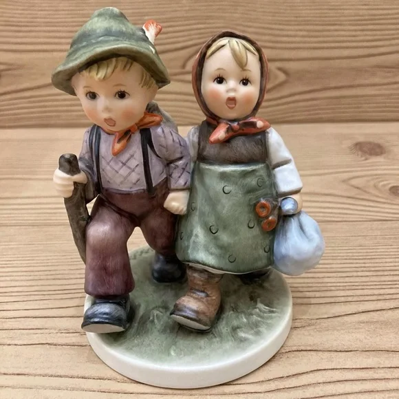 Hummel Goebel Figurine Going Home HUM 383 w/ Original Box & COA *Mint